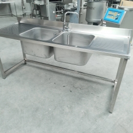 Sink with 2 central bins